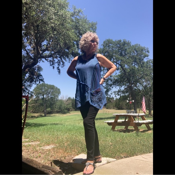 Welcome to Sheet’s Unique Boutique! Howdy! - Picture 2 of 16